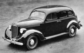 Dodge 4-Door (1938) - Runde Heckkante
