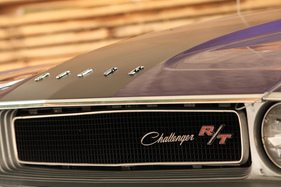 Dodge Challenger R/T 383 Magnum (1970) - die Kühleröffnung war einem Turbinen-Prototyp des Chargers nachempfunden