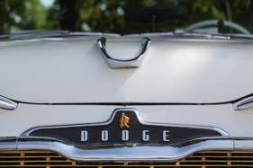 Dodge Custom Royal Lancer Convertible (1959) - Dodge-Embleme, wohin man schaut - Albisgütli Classic Cars & Bikes August 2022