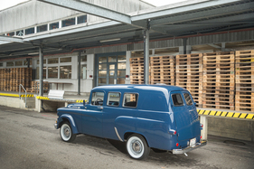 Dodge D100 Wagon (1966) – Bodenfreiheit wie ein Geländewagen, der D100 hat Hinterradantrieb