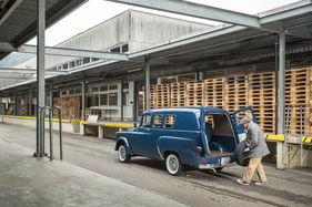Dodge D100 Wagon (1966) – Nicht ganz so gross wie bei einem Full-Size-Kombi, liegt der Laderaum dafür auf einer angenehmen Höhe