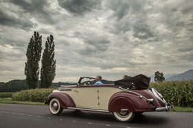 Dodge D8 Langenthal (1938) - Eine sanfte Briese weht einem durch die Haare. Viel mehr geht nicht. Der Dodge mag es eher gemütlich