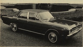 Dodge Dart 3,2-Liter-6-Zylinder-Motor - 100 HP (netto) 1 Vergaser (1973)