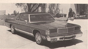 Dodge Monaco - Royal Monaco - Royal Monaco Brougham 5,2-Liter-V8-Motor - 150 HP (netto) 1 Doppelvergaser (1976)