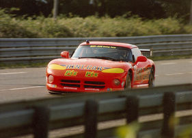 Dodge Viper RT/10 (1994) - Die Dodge Viper RT/10 mit Nummer #12 platzierte sich auf dem dritten Platz innerhalb der GT1 Klasse nach den beiden Dauer Porsche 962 (1994)