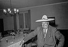Don Alfredo Neubauer bei der Siegesfeier - III. Carrera Panamericana Mexico (1952)
