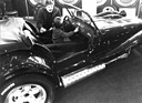 Donkervoort S8 - Fredy Kumschick erklärt das Auto einem jungen Besucher - am Genfer Automobilsalon 1984