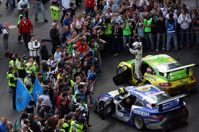 Doppelsieg für das Manthey-Team bei den 24 Stunden auf dem Nürburgring im Jahr 2008