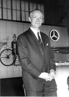 Dr. Ing. Scherenberg, technischer Direktor Daimler-Benz - Genfer Autosalon 1967