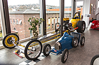Dragster neben dem Baby-Bugatti - Boxenstop Museum Tübingen