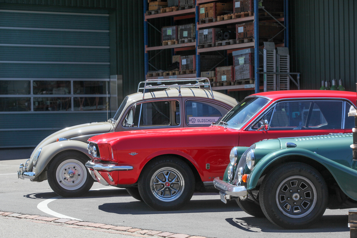 Drei Autos, drei Konzepte - Morgan, Ford Mustang und VW Käfer - Autohalle Sunday Classics Juni 2022