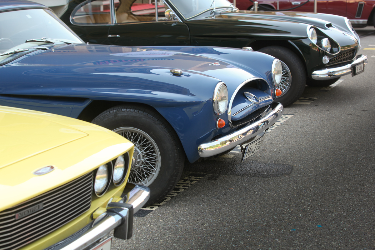 Drei Generationen Jensen-GT-Fahrzeuge - Interceptor, 541 und C-V8 - V8-/I6-Hybrid-Treffen in der Motorworld Kemptthal 2021