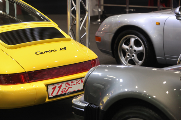 Image: Three generations of Porsche 911 - 964, 993, 911-G - Retro Classics Bavaria 2017 in Nuremberg