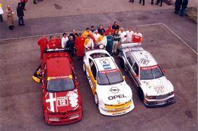 Drei Hochkaräter - in den DTM-Topmodellen Alfa 155, Opel Calibra und Mercedes-Benz 190E durfte 1993 Platz genommen werden