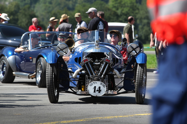 Drei Räder und etwas Karosserie genügen beim Morgan Three Wheeler - British Car Meeting BCM in Mollis 2019