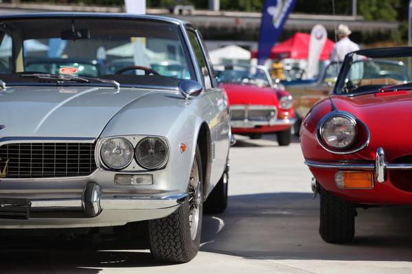 Drei aus derselben Epoche - Maserati, Jaguar E-Type und MGB aus den Sechzigerjahren - Dolder Classics August 2018