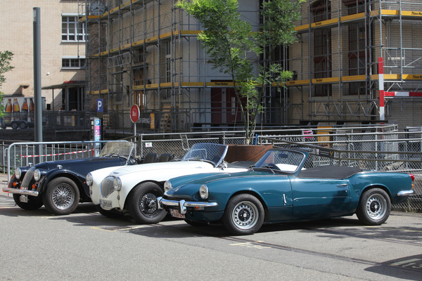 Drei britische Roadster/Convertible - einer davon ist ein Hybrid - V8-/I6-Hybrid-Treffen in der Motorworld Kemptthal 2021