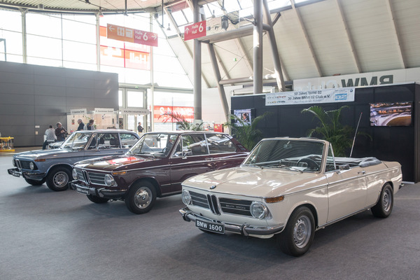 Image: Three 02-series models, as a Cabriolet, a Touring and a Saloon - Retro Classics 2016