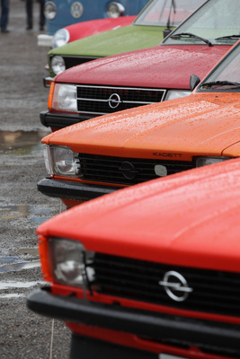 Dreimal Opel und dann der Golf, im Verkehr war es eher umgekehrt - OSMT Zug im September 2017