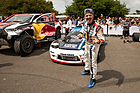 Drift-Rennfahrer Mike Whiddett machte seinem Namenszusatz "Mad" alle Ehre – Goodwood Festival of Speed 2023