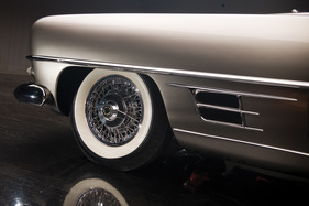 Dual-Ghia Convertible (1958) - angeboten als Lot 131 an der RM Auction "Don Davis Collection" am 27. April 2013
