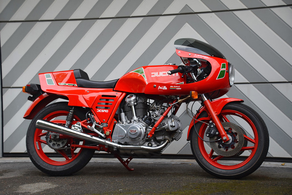 Ducati Mille Mike Hailwood Replica Special Edition Gerold Vogel (1987) - gemeldet als Lot 107 an der Versteigerung der Oldtimer Galerie in Gstaad am 29. Dezember 2018