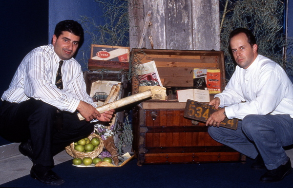 Duesenberg Coupé Simone (1939) – Raffi Minasian (links) und Roger Hardnock präsentieren die angebliche Schatzkiste