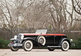 Duesenberg Model J Riviera Phaeton (1934) - angeboten an der RM Auktion von Monterey vom 19. und 20. August 2011