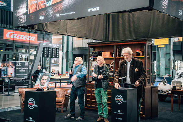Image: Jury Chairman Jürgen Lewandowski hosted the program; Stefan Piëch, Ferdinand Rudolf Porsche, Jochen Neerpasch, and Felix Timmer served as presenters.