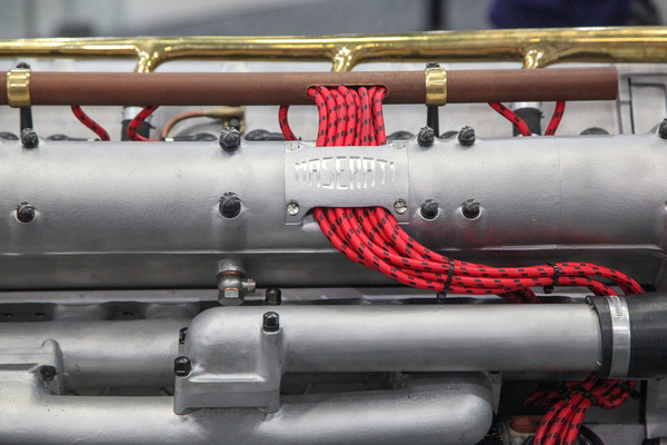 Edi Schorno baute diesen Maserati Reihen-Achtzylindermotor neu auf, ein echtes Tribut an das Original - Swiss Classic World Luzern 2021