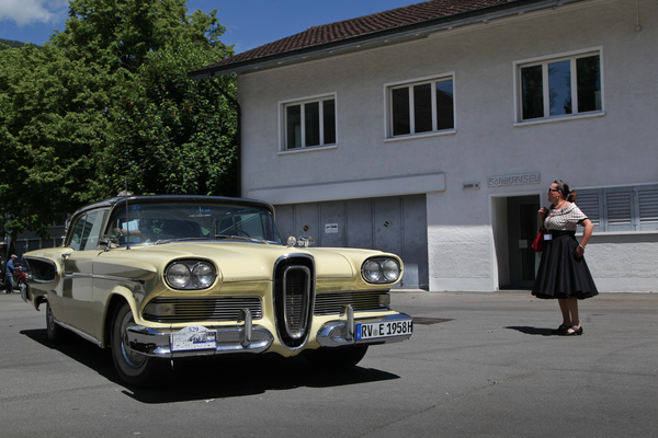 Edsel Corsair Hardtop (1958) - auf dem Schulhausplatz in Sarnen - Oldtimer in Obwalden (O-iO) 2019