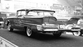 Edsel Corsair Skyline (1957) - auf einer Auto-Austellung