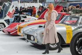 Eilig zwischen Millionen-Klassikern durchgeschritten - The I.C.E. St. Moritz 2025 Eilig zwischen Millionen-Klassikern durchgeschritten - The I.C.E. St. Moritz 2025