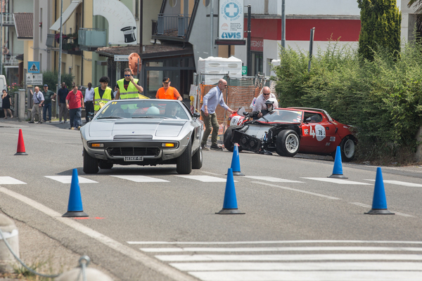 Ein Abflug in die Gartenmauer beim Anbremsen der Brems-Schikane ...