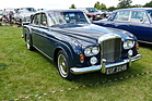 Ein Bentley S3 Flying Spur von 1964 mit dem passenden Nummernschild, das ein B am Ende trägt