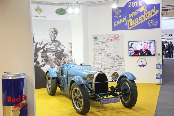 Ein Bugatti 35 wirbt für den Gran Premio Nuvolari - Techno Classica Essen 2018