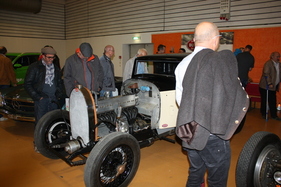 A Bugatti chassis is marveled at - Oldtimermesse St. Gallen 2017