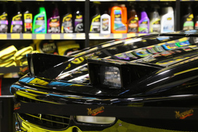 Ein Ferrari F355 als Zeugnis für die Wirkung von Meguiars – Rétromobile Paris 2025