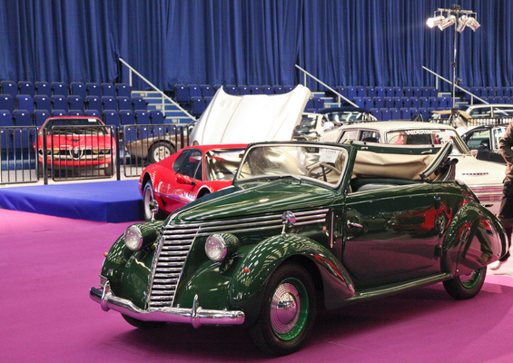 Ein Fiat 1100 Cabriolet bei Coys - gesehen an der Techno Classica 2016