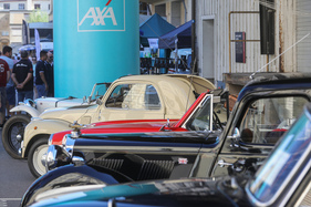 Ein Fiat Topolino zwischen einem MG TC und einem Austin-Healey Sprite - Older Classics August 2024