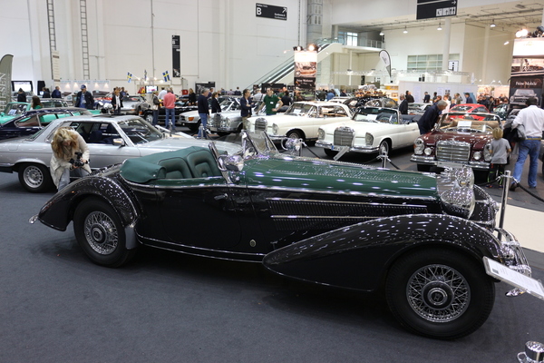 Ein Horch 853 Spezialroadster von 1938 glänzte im Messelicht - Hamburg Motor Classics 2018