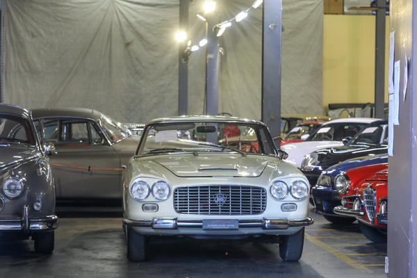 Ein Lancia Flaminia 2500 GT Touring von 1961 als Coupé - Versteigerung der Oldtimer Galerie Toffen am 14. Oktober 2023