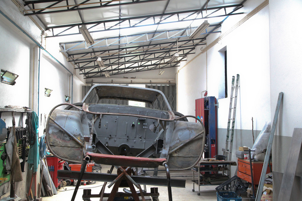 Ein Lancia Flaminia Supersport Zagato im Rohbau