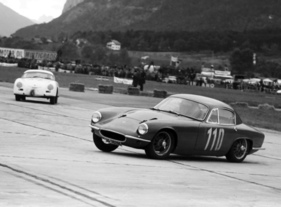 Ein Lotus Elite, bewegt von Charles Vögele in Insbruck