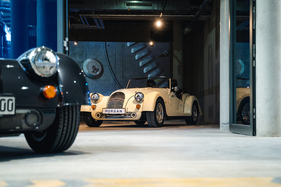 Ein Morgan in der Motorworld München Ein Morgan in der Motorworld München