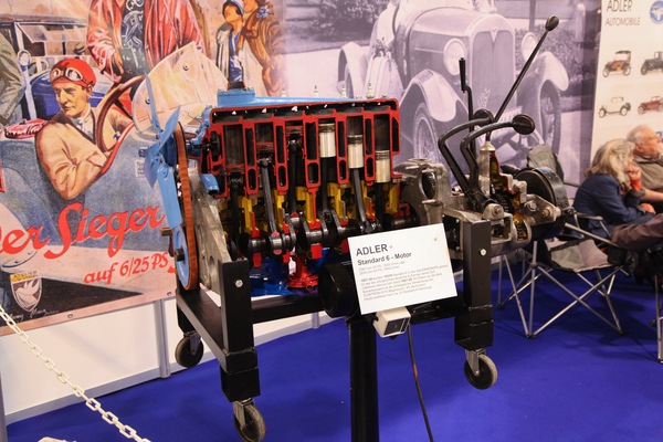 Ein Motor-Schaustück, aber was für eines - Adler Sechszylinder - gesehen an der Techno Classica 2016