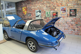 Ein Porsche 911 Targa mitten in der Restaurierung - Porsche Classic Zentrum Schlieren/Zürich Ein Porsche 911 Targa mitten in der Restaurierung - Porsche Classic Zentrum Schlieren/Zürich