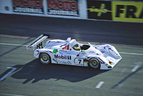 Ein Porsche WSC Spyder auf der Rennstrecke