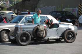 Ein Riley Special wird inspiziert - British Car Meeting in Mollis am 28. August 2016