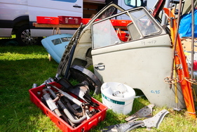 Ein Satz Türen für den VW Typ 2, Transporter Serie 1. – Bockhorner Oldtimermarkt 2025